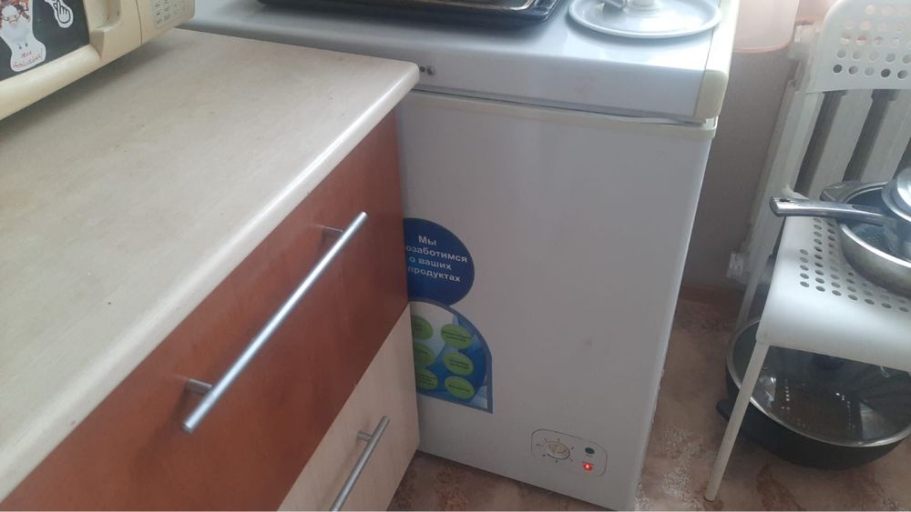 продам бу морозильную камеру фирма Медея