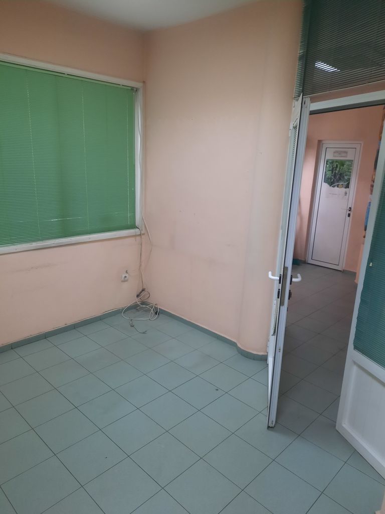 Продава се Магазин в Пловдив, Централна гара - 70 кв.м за 1043 €/кв.м - Снимка #3