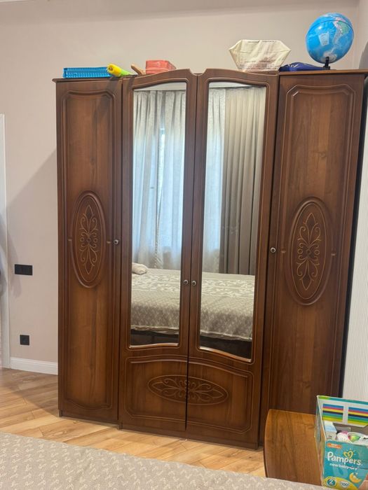 Продается деревянный шкаф