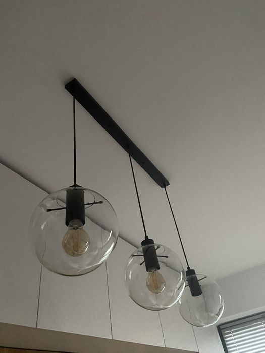 Lustra u 3 globuri de sticla