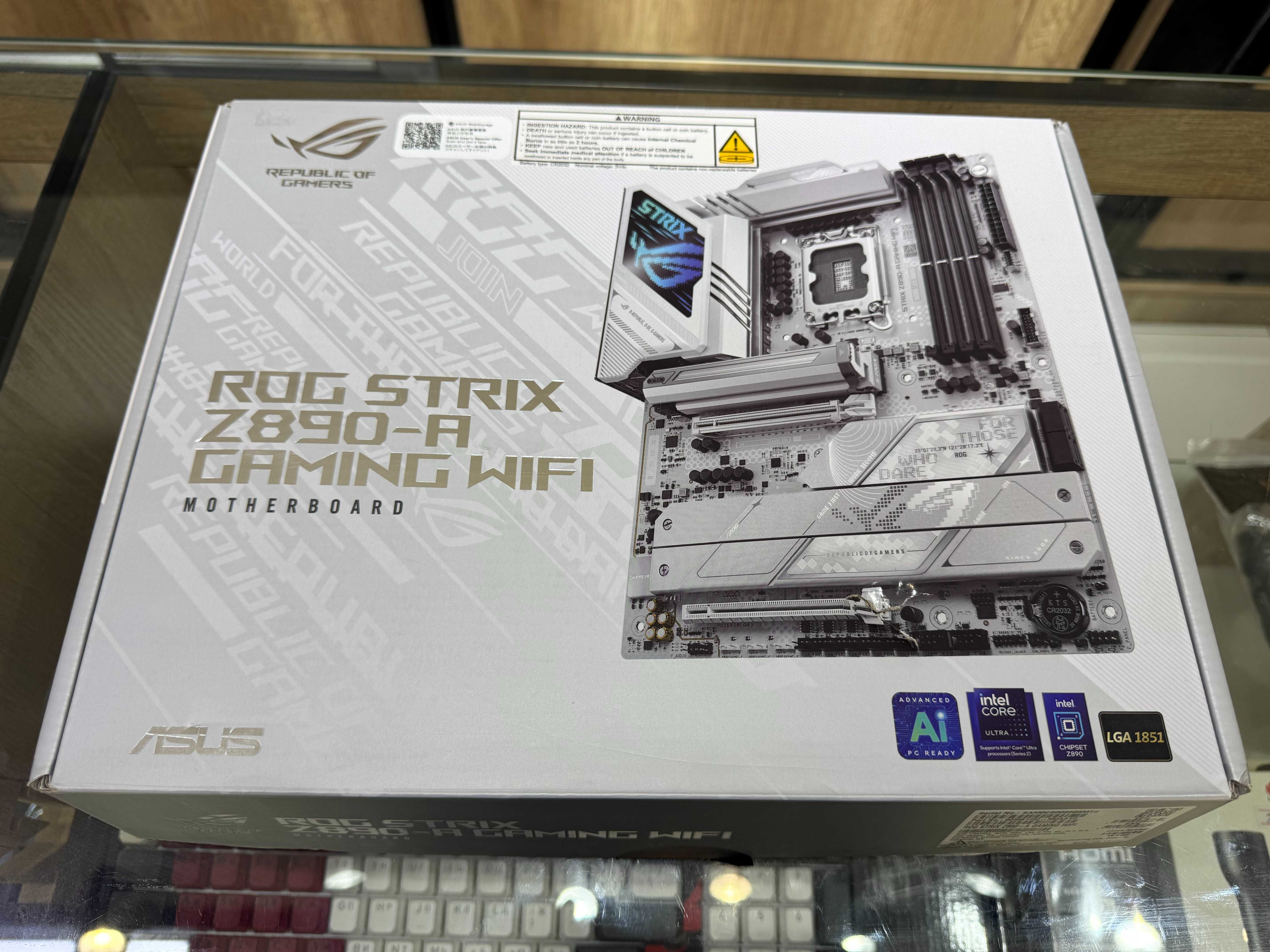 Топовая материнская плата ASUS ROG STRIX Z890-A GAMING WIFI DDR5