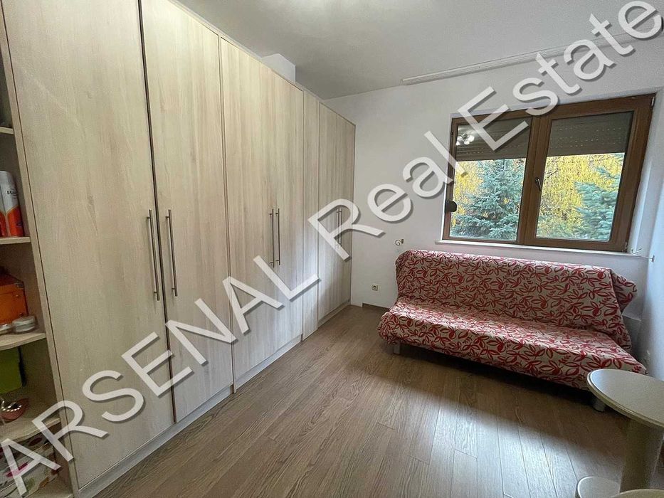 Тристаен апартамент под наем, Витоша