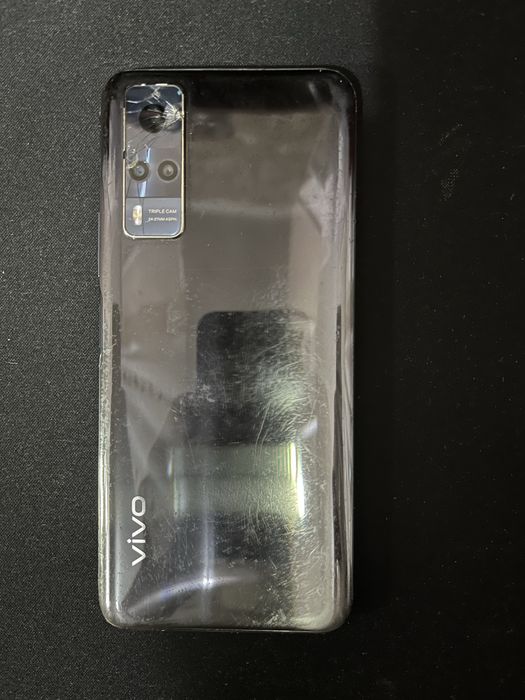 Телефон Vivo y31