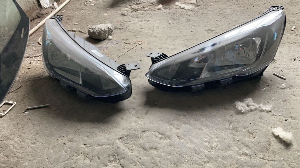 Far faruri Ford focus 3 Facelift 2014 _ 2018 stanga si dreapta