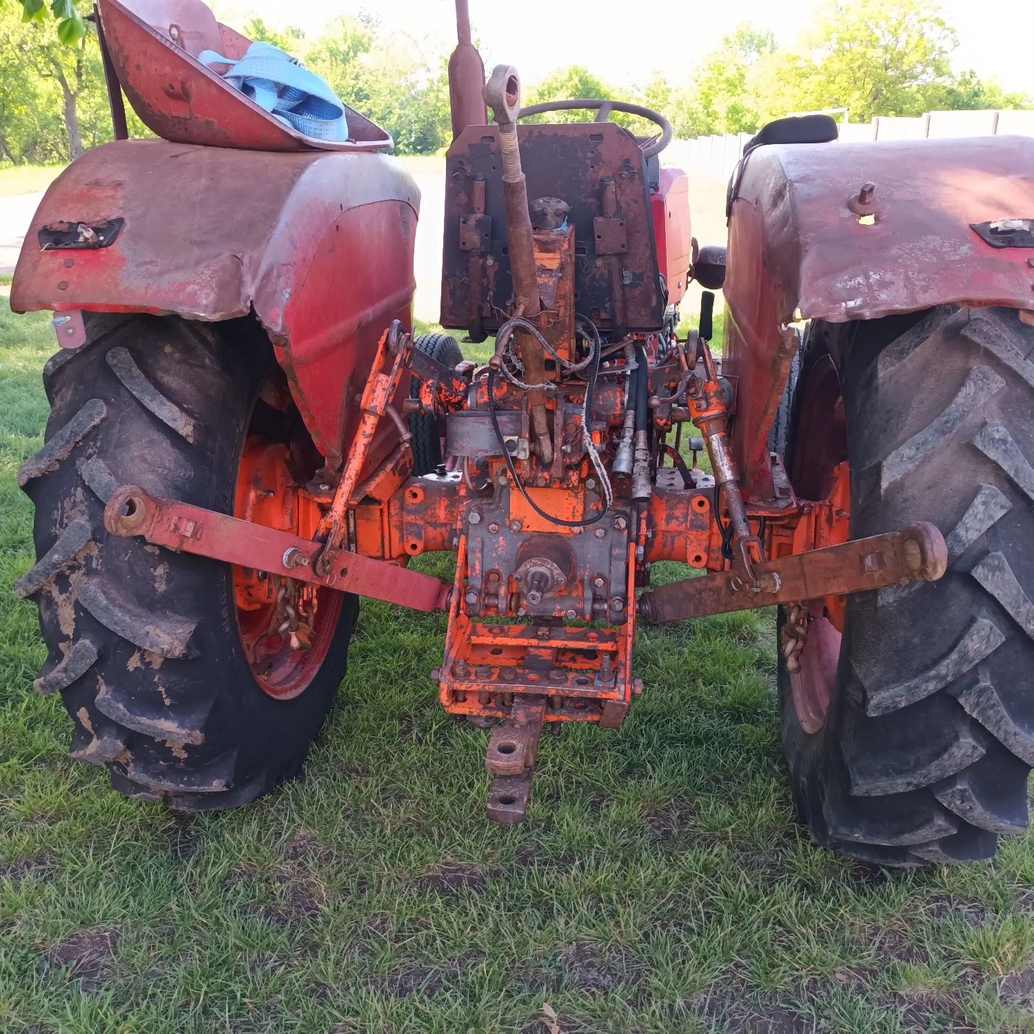 Tractor u t b 445