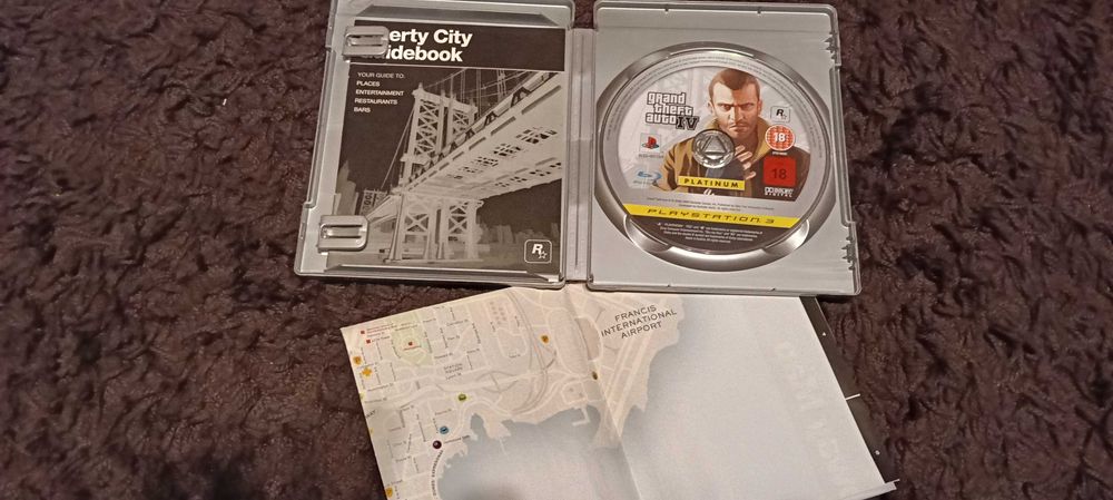 Playstation 3 Slim, КАТО НОВА,НЕ ОТВАРЯНА+ 2 DualShock 3+ GTA4 + 640GB