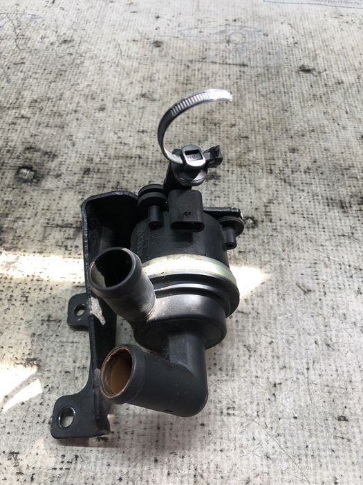 pompa recirculare apa audi a6 c7 2012