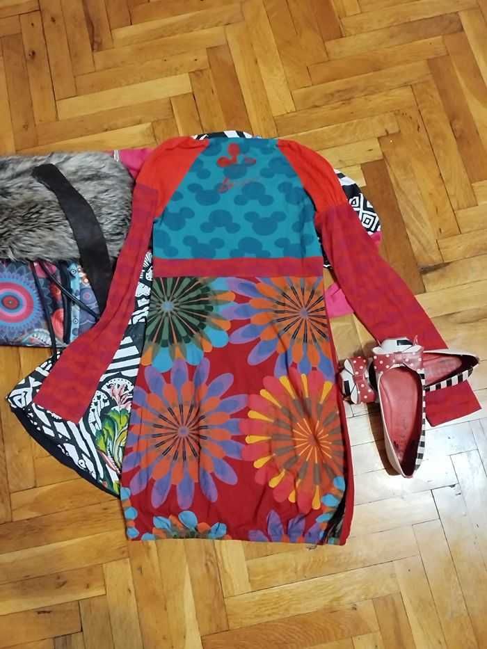 Lola Ramona-37, Desigual