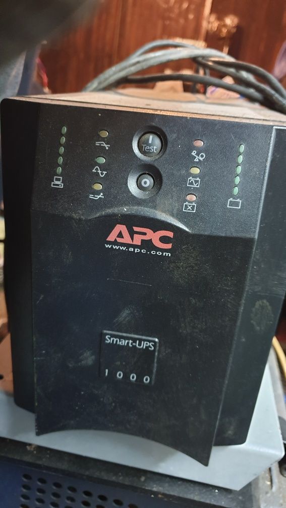 UPS APC SUA1000UXI, 1000 VA, 800 W