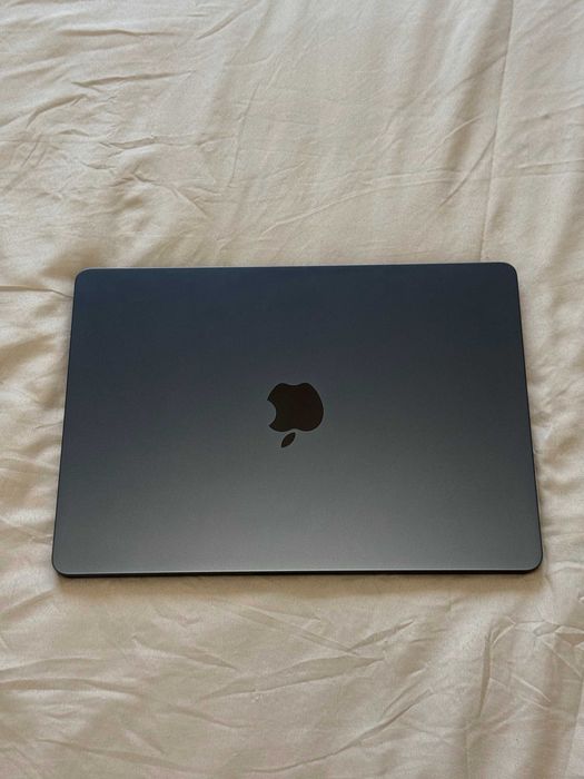 Като нов MacBook Air M2, 13.6 инча, 8 GB RAM, 256 GB памет