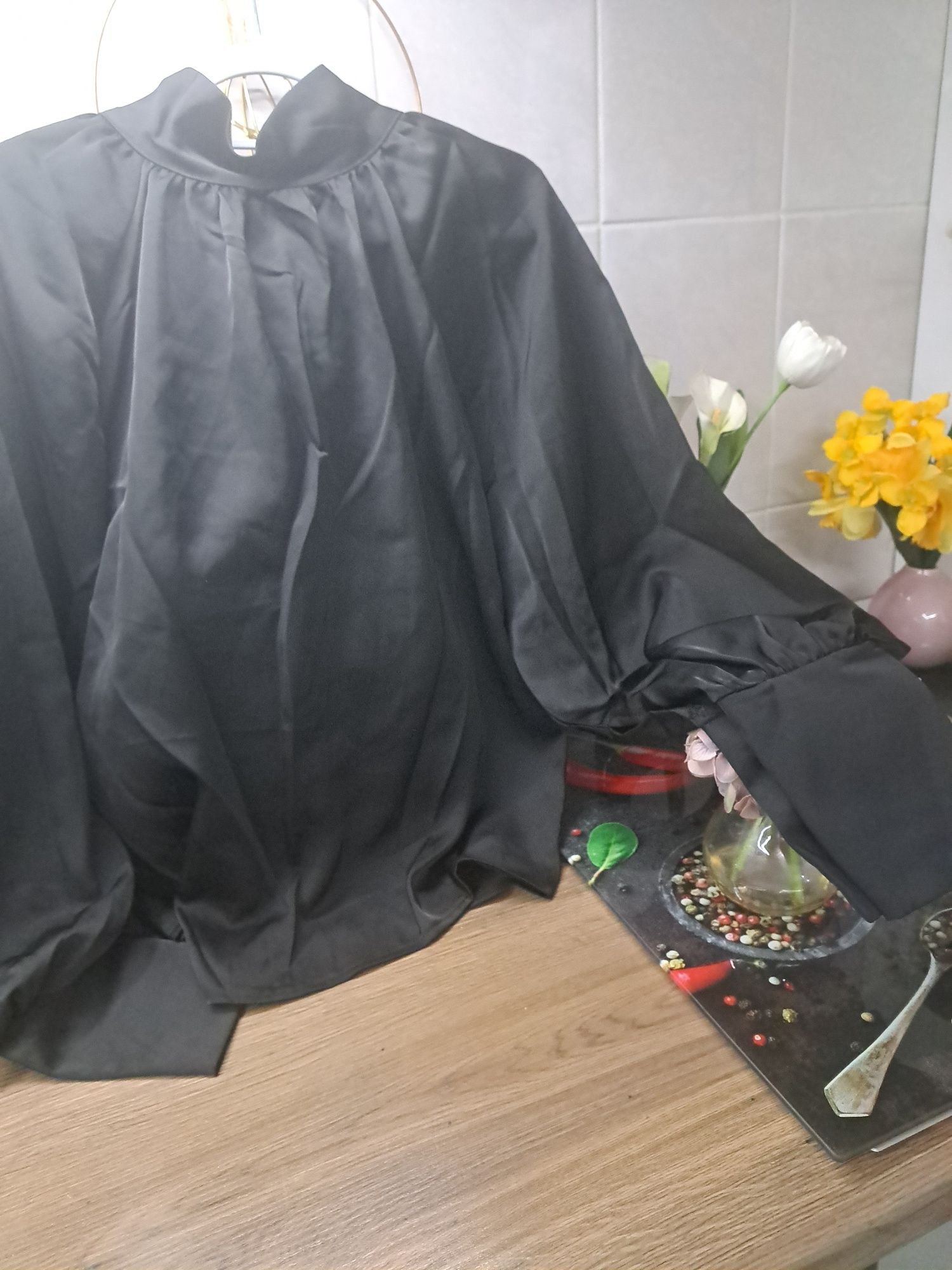 Bluza eleganta din satin negru mas L