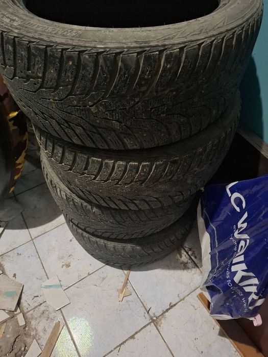 Продаю шины R18/245/45
