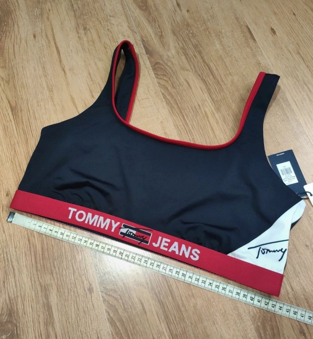 Bustiera Tommy Hilfiger mărimea XXL