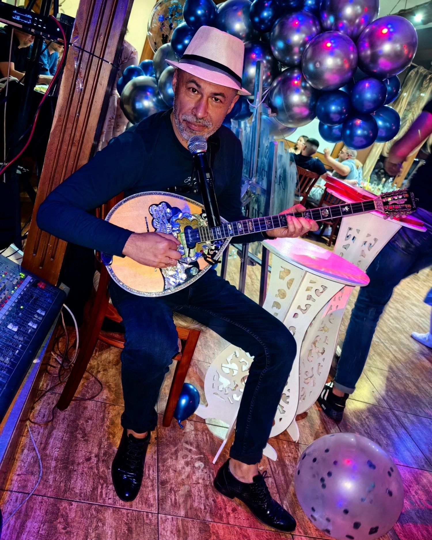 DJ, Озвучаване, Осветление и сцена, Музика на живо ,Бузуки и др...