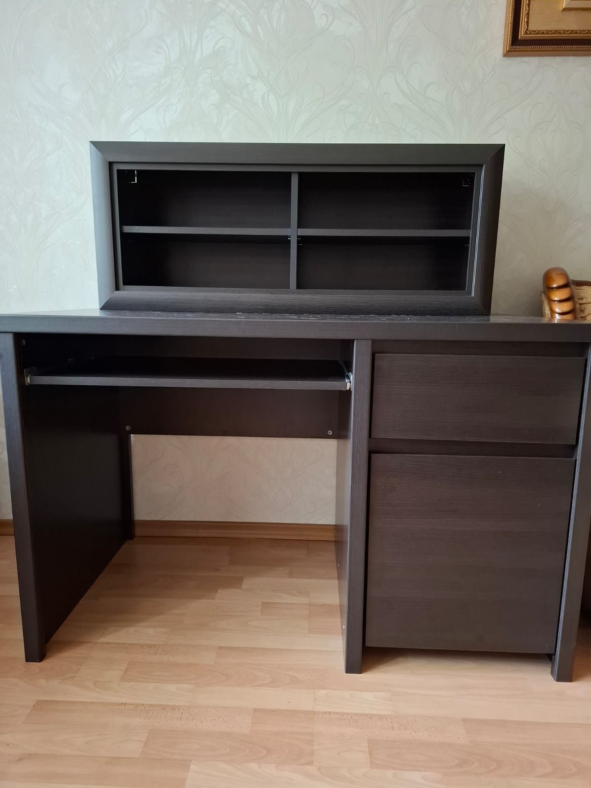 Продается стол и полка