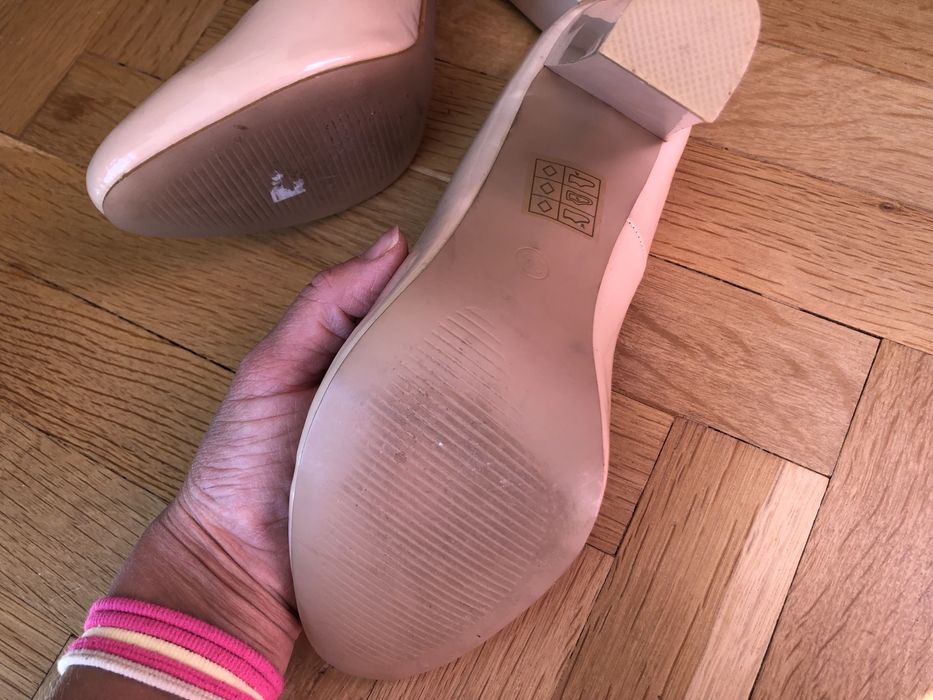 Дамски обувки лачена кожа цвят екрю 36 номер нови