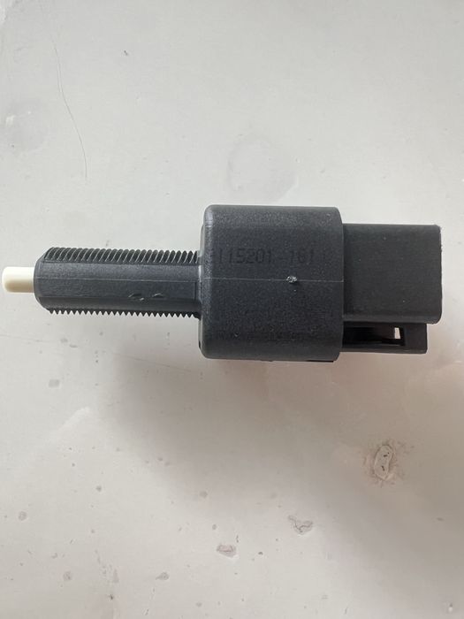 Продам концевик под педаль ниссан жук( лягушка стоп сигнала)