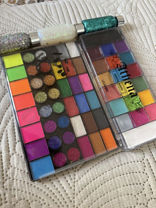 Аквагримге арналған бояулар сатылады