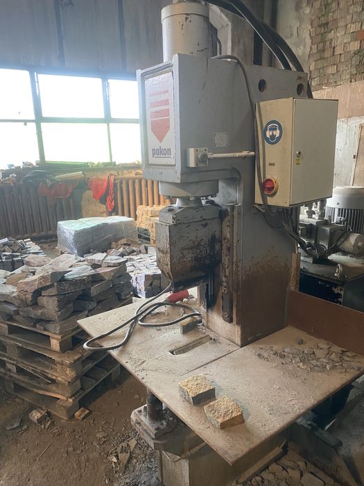 Masina de taiat Spărgător pavaj piatra Pakon 40 t