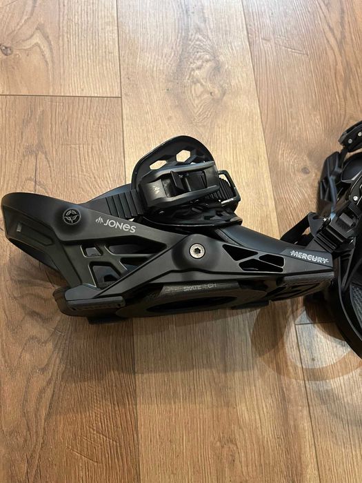 ЧИСТО НОВИ Jones Mercury, Size L