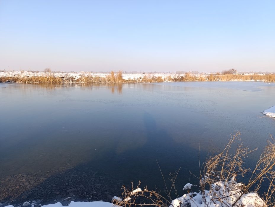 4 гектара вдоль реки на Ташморе.