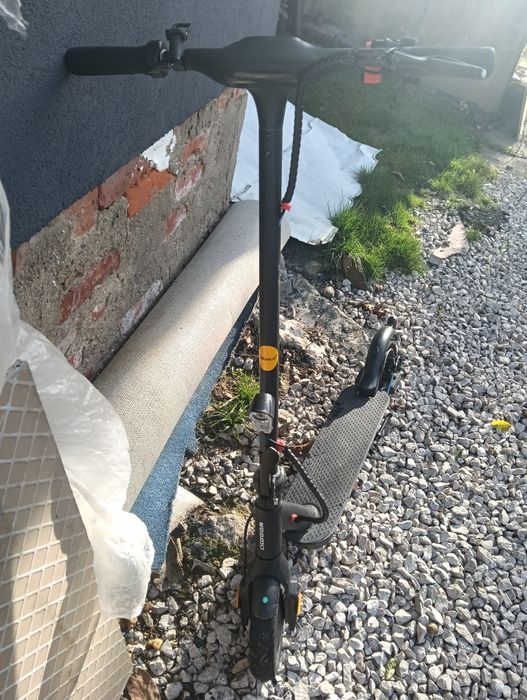 Vând trotineta electrica