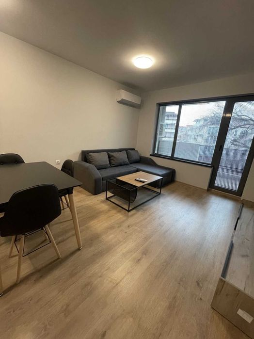 Двустаен Апартамент в Центъра