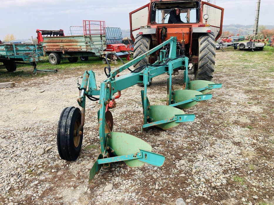 Plug cu 4 capuri, brazdare, cormane, trupite Regent cu roata