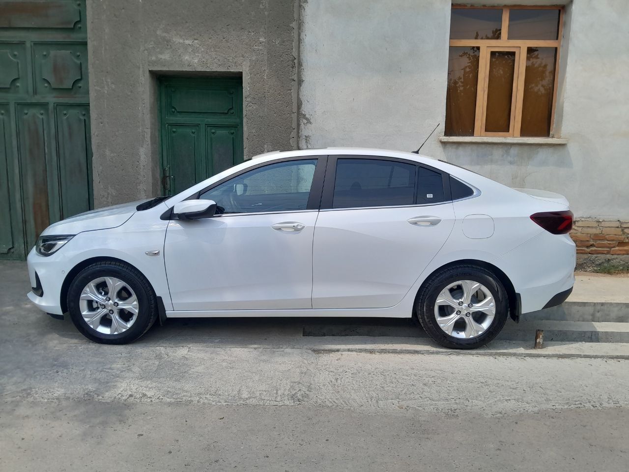 Onix sotiladi ideal holatda