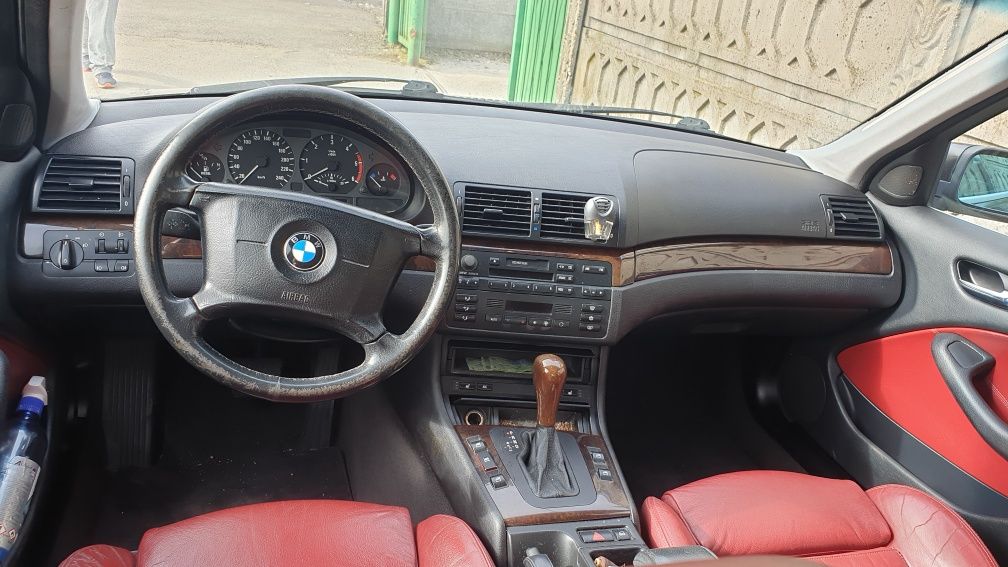 Dezmembrez BMW e46 330d interior piele automat motor 3l