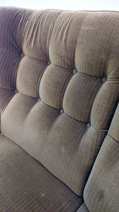 Canapea tip Chesterfield