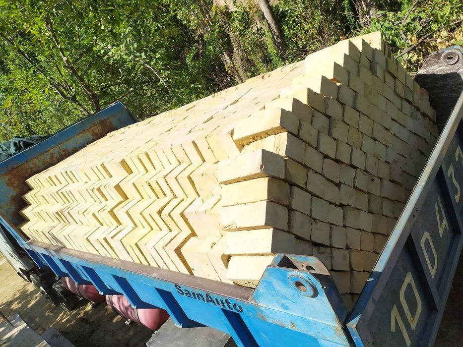 Гишт Даставка Билан 1300