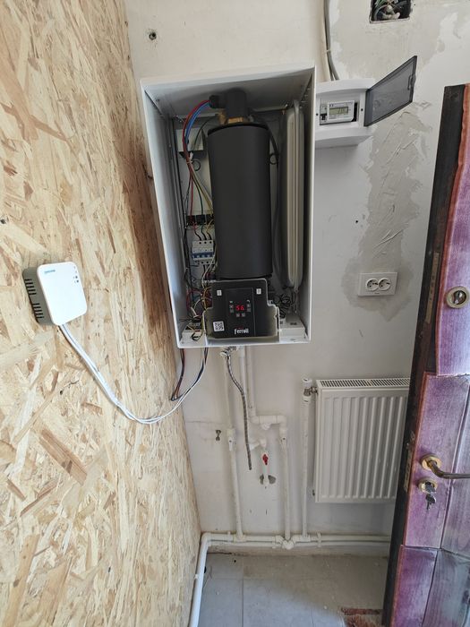 Centrala termica murala electrica Ferroli TOR 9, 9 kW, afisaj digital