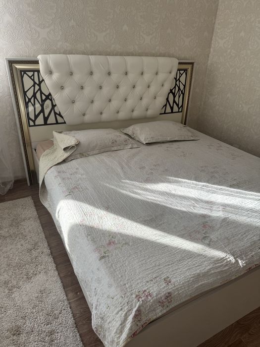 Продам кровать с ортопед матрасом 180*200