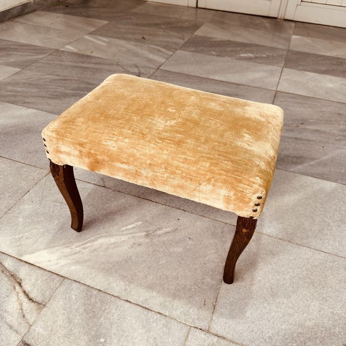 Винтидж италианска табуретка / пуф – масивно дърво