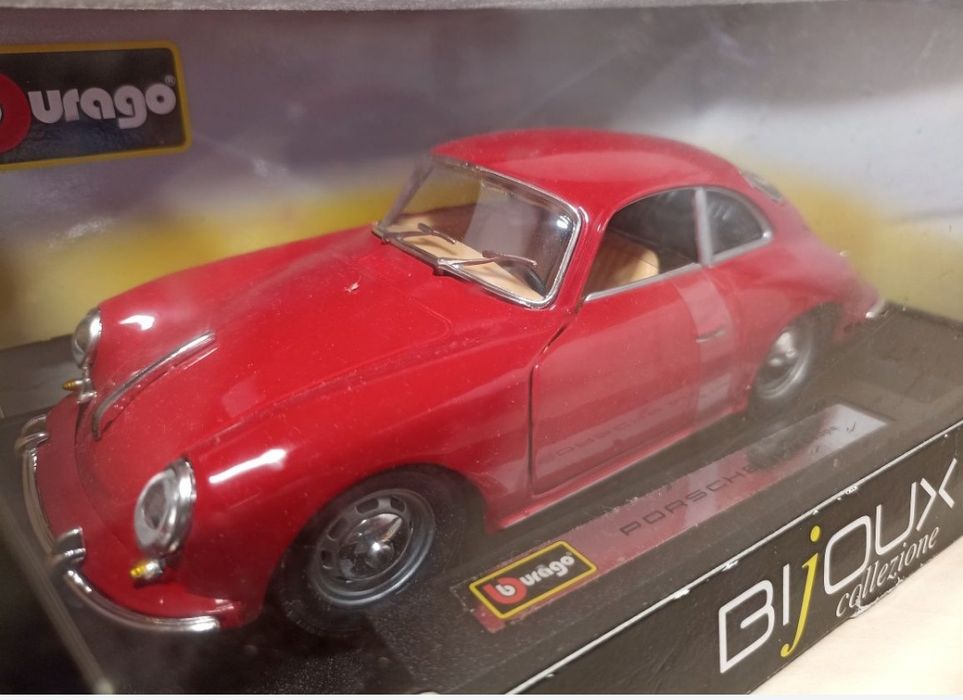 Porsche 356B
Scara 1:24
Bburago 

Fotografiile fac parte din descriere