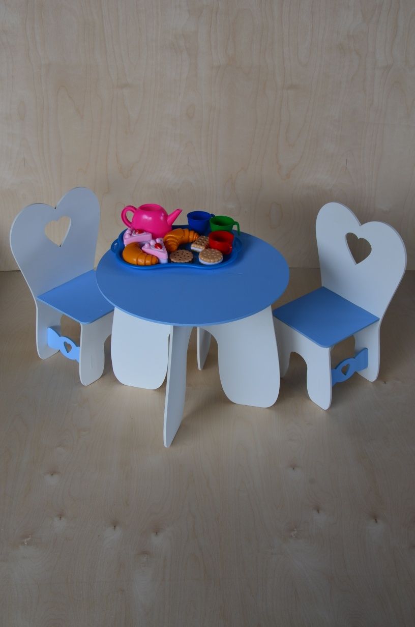 Кукольный столик. Мебель для кукол. Стол и стулья.