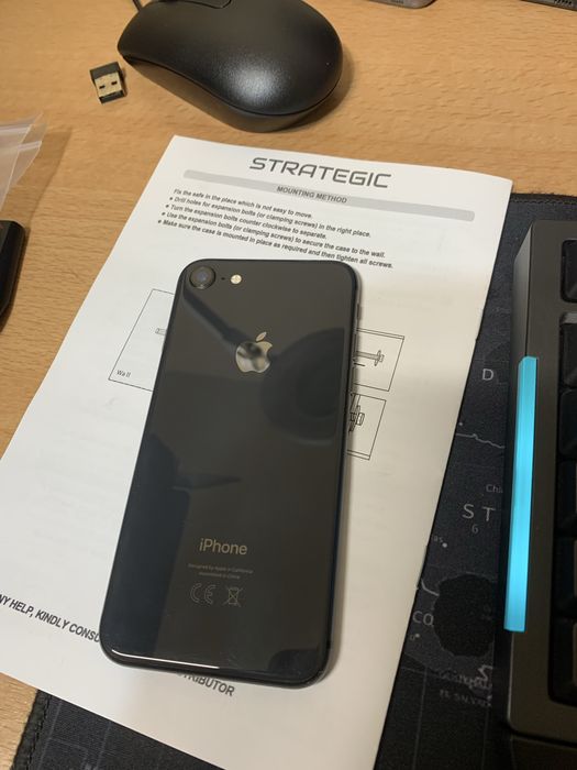 Iphone 8 64gb, baterie 87%, perfect functional