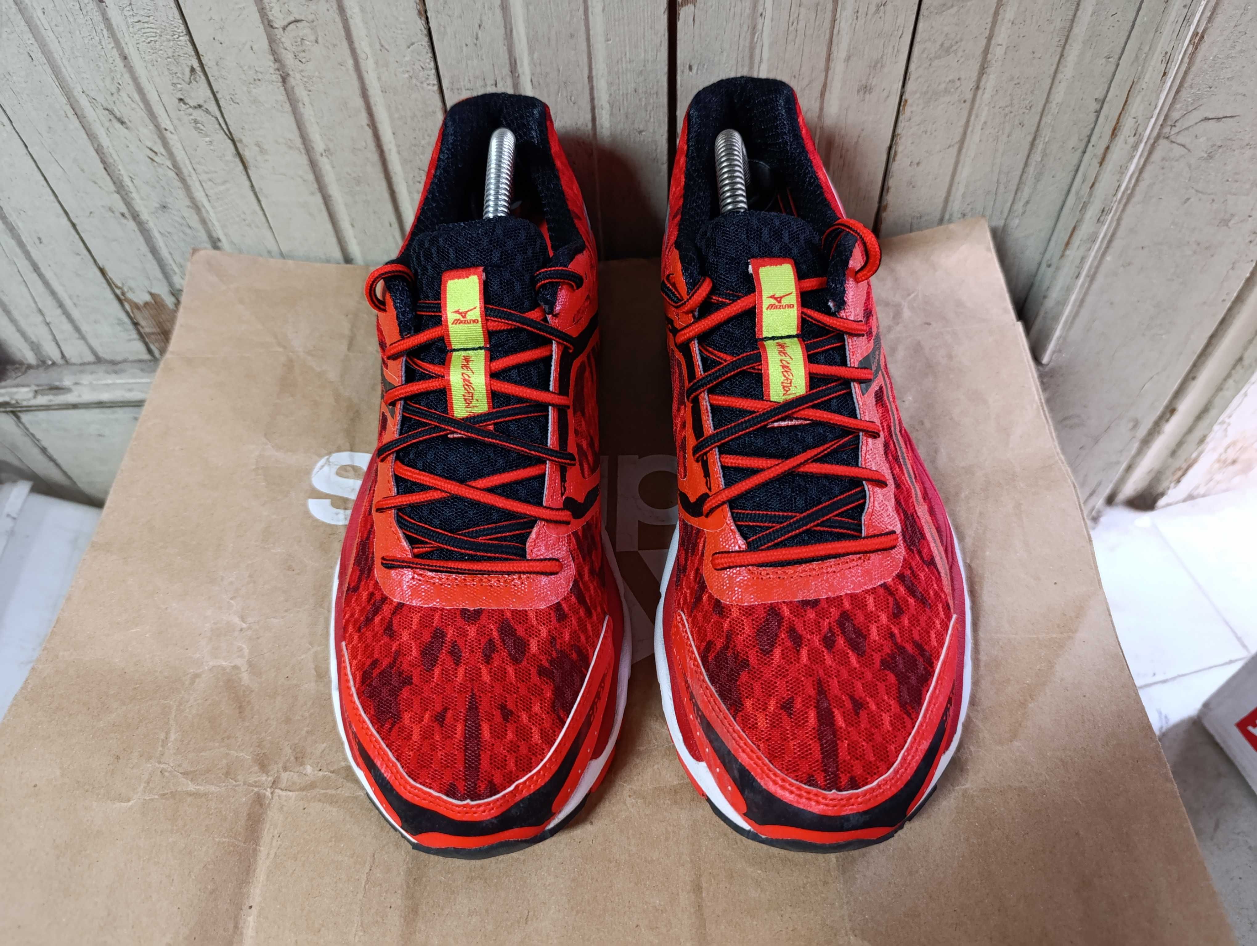 ''Mizuno Wave Creation 15''оригинални маратонки 44 номер