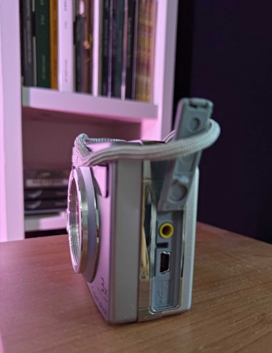 Sony Cyber-shot DSC-W5