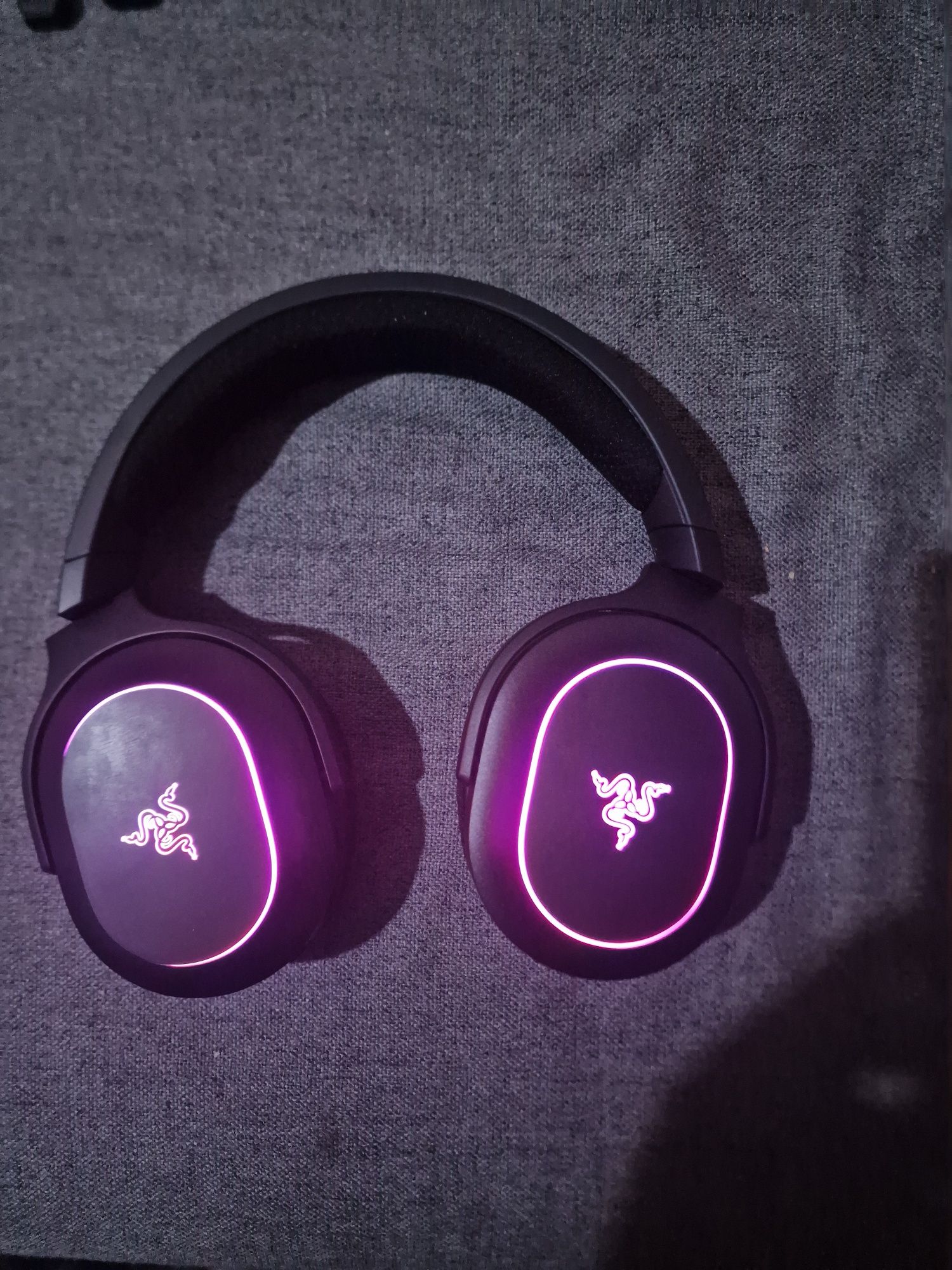 Vand Casti Razer Barracuda