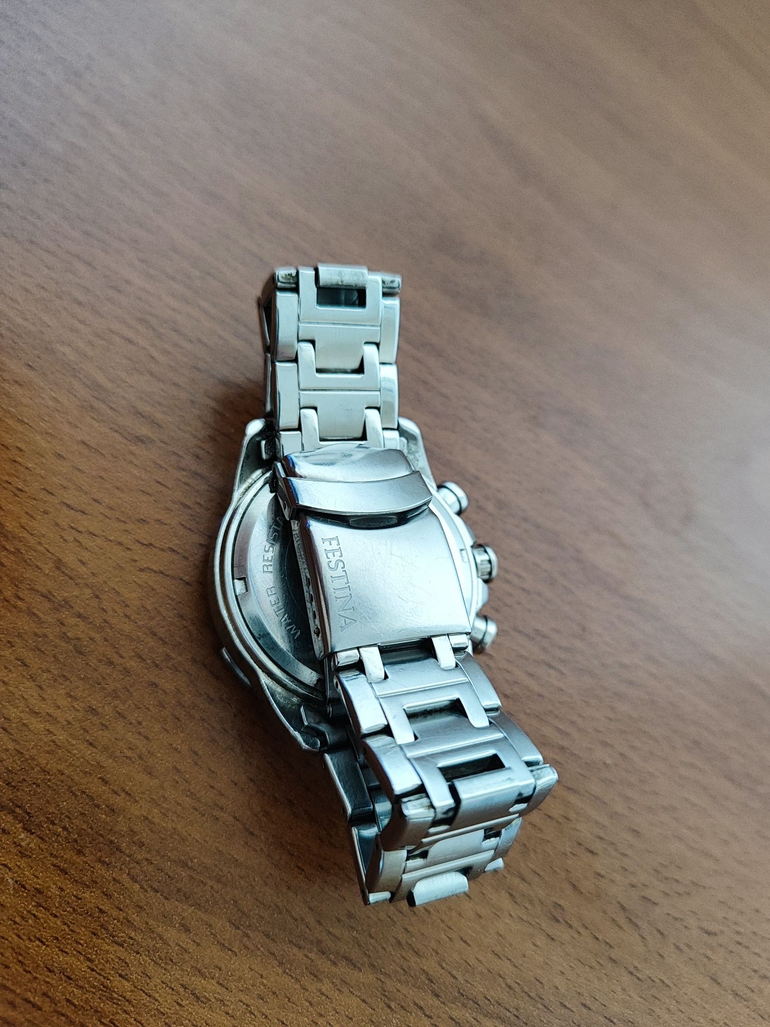 Часовник Festina