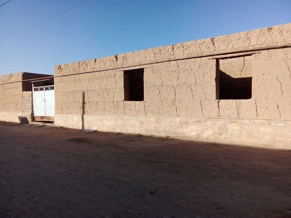 Hovli sotiladi srochna