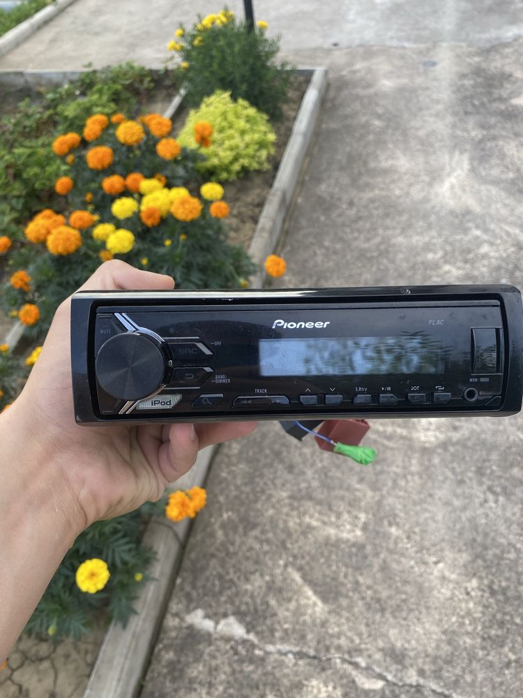 Pioner MVH-190UI