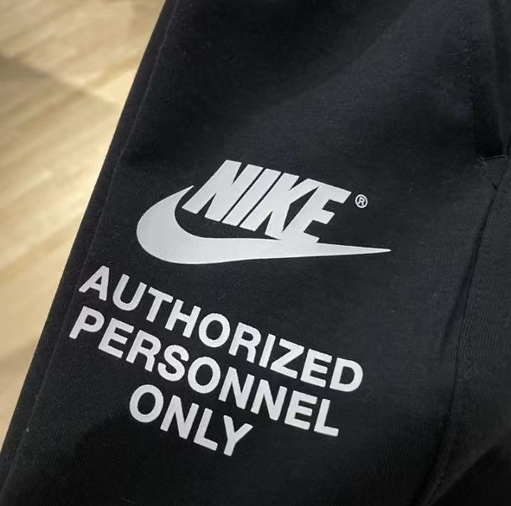 Продам трико Nike, джогеры L, оригинал