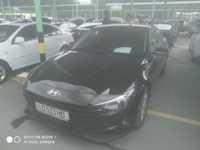 Hyundai elantra srochno sotiladi