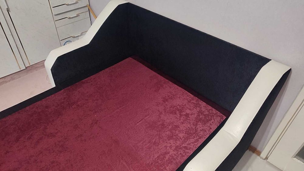 Разтегателно канапе Адисън XXS