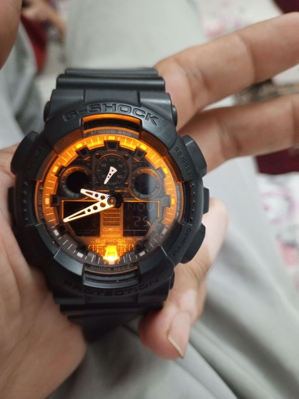 Часы casio  g - shock wr20bar
