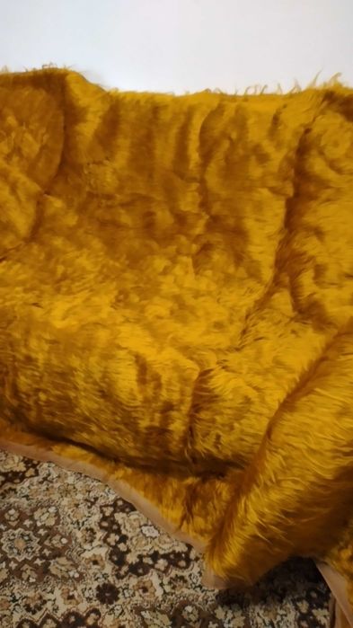 Изкуствен тъмно жълт губер