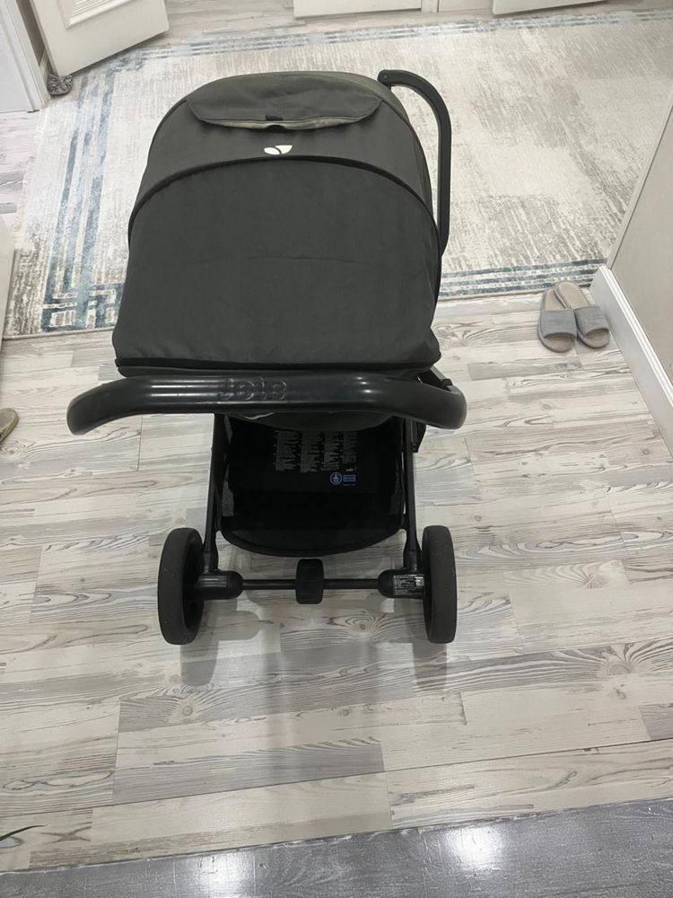 Продам Коляску оригинал joie